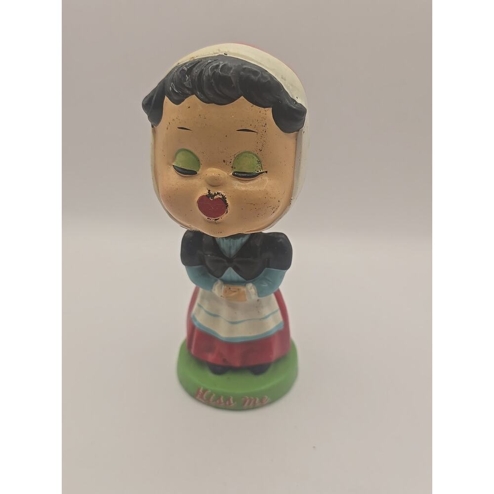 Vintage 1950 Kissing Manolette, Paper Mache Nodder Bobber Japan